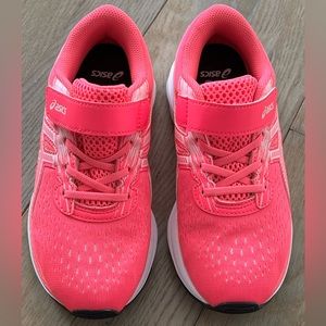 ASICS Sneakers in Neon Pink